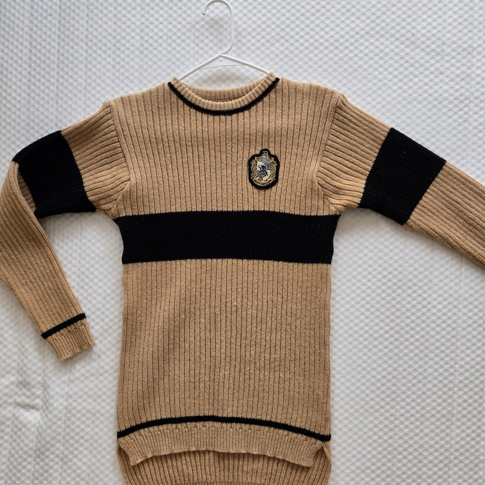 Harry Potter Hufflepuff Universal Studios Unisex Sweater